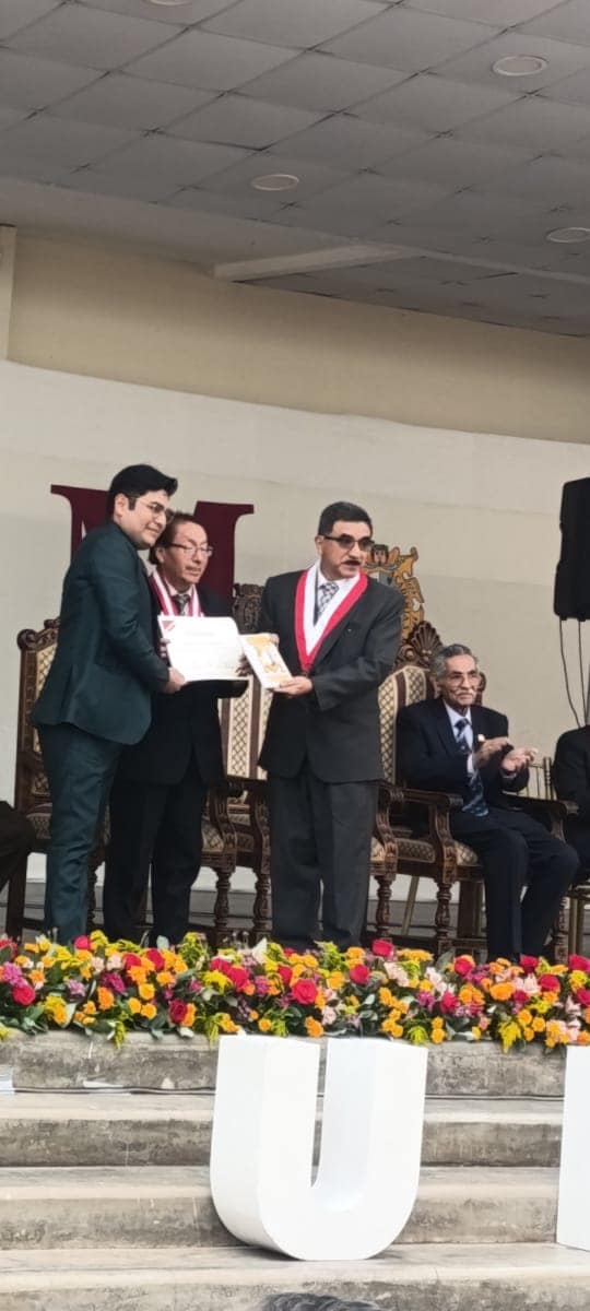 Diploma UNMSM — Graduado destacado (David Juan Fuentes Maza)